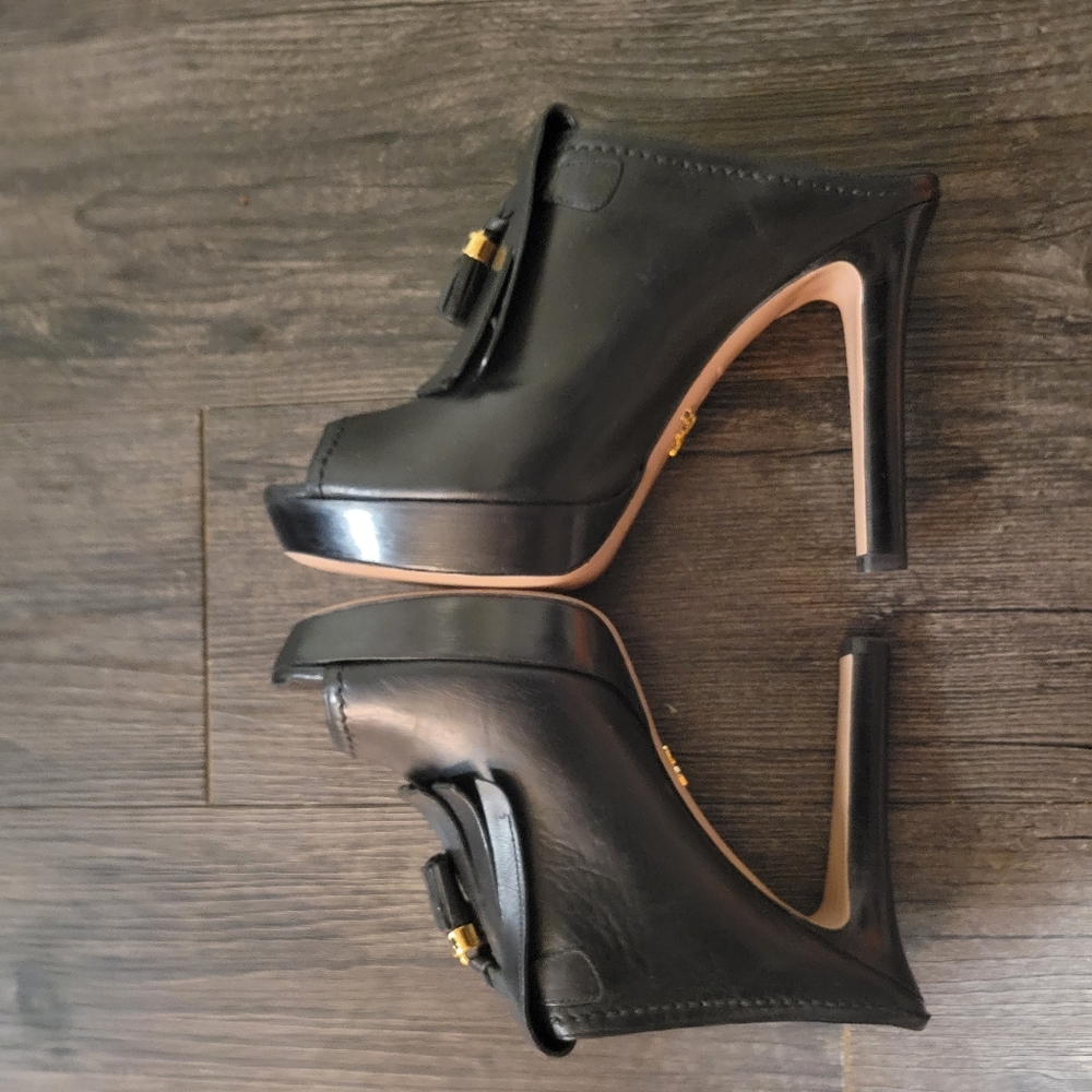 Prada - Picture 7 of 16